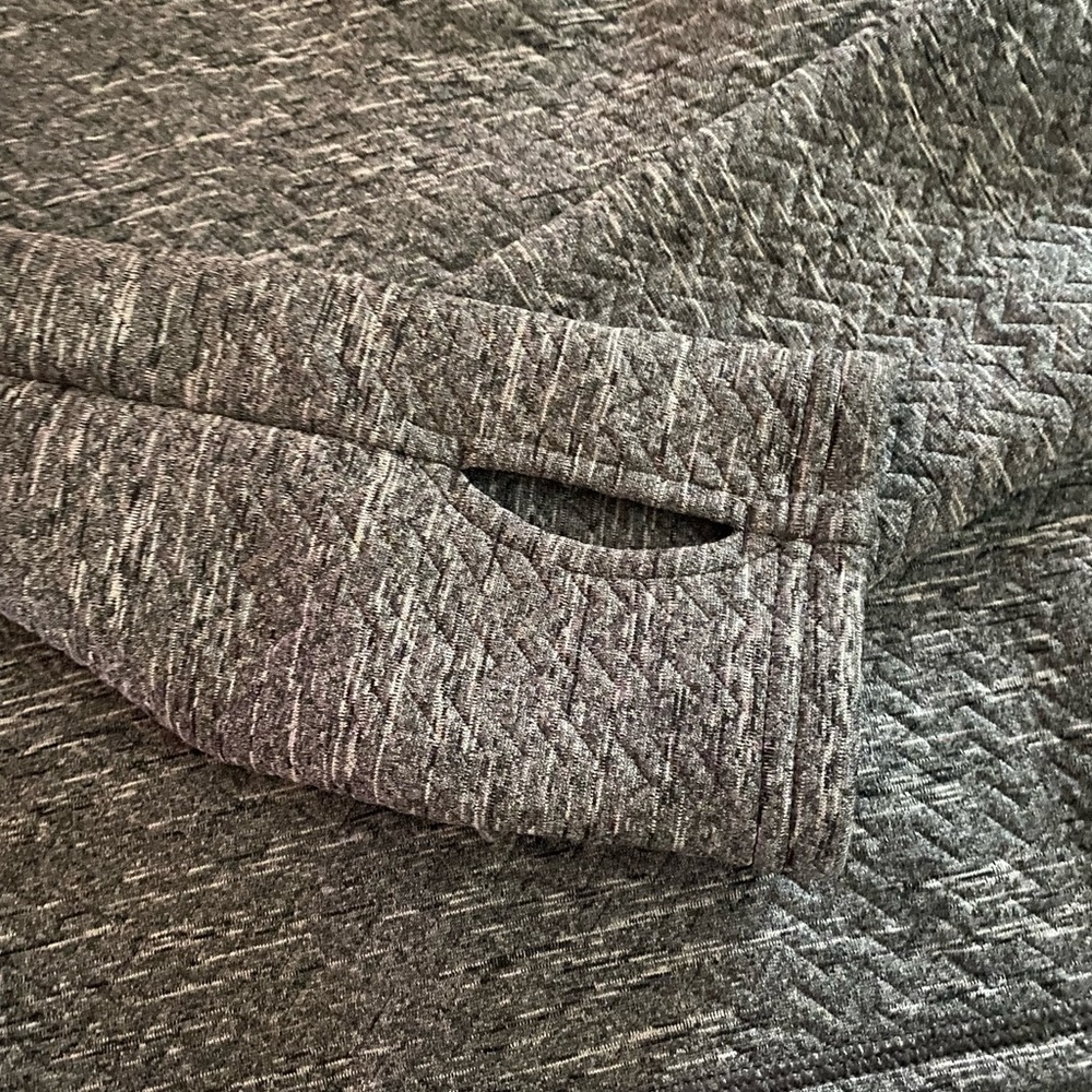 Puma pull over - Picture 2 of 5